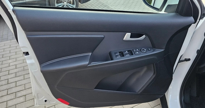 Kia Sportage cena 53999 przebieg: 139540, rok produkcji 2015 z Poddębice małe 254